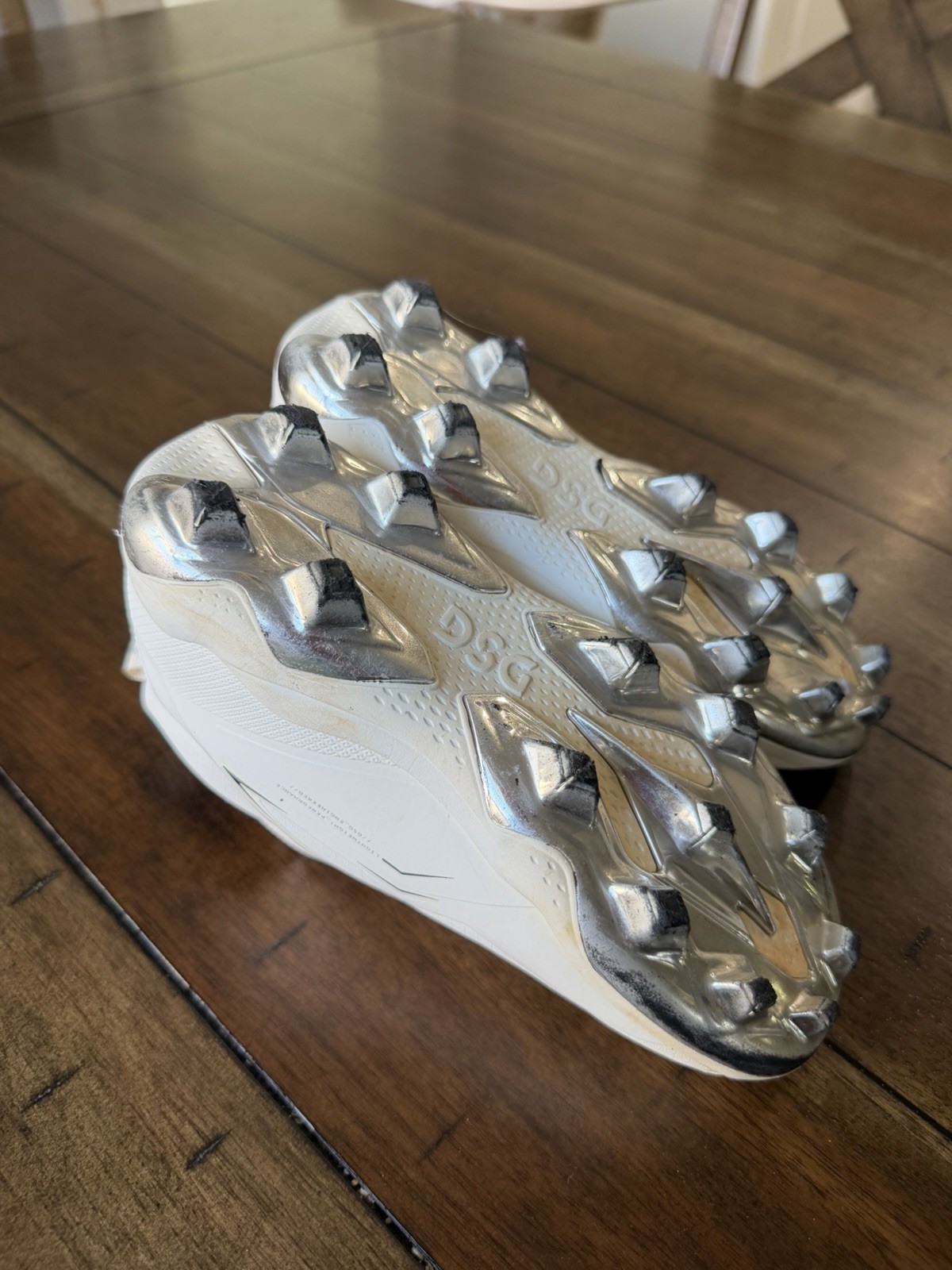 DSG Youth Baseball/Softball Cleats Molded White/Silver/Black Size 11K
