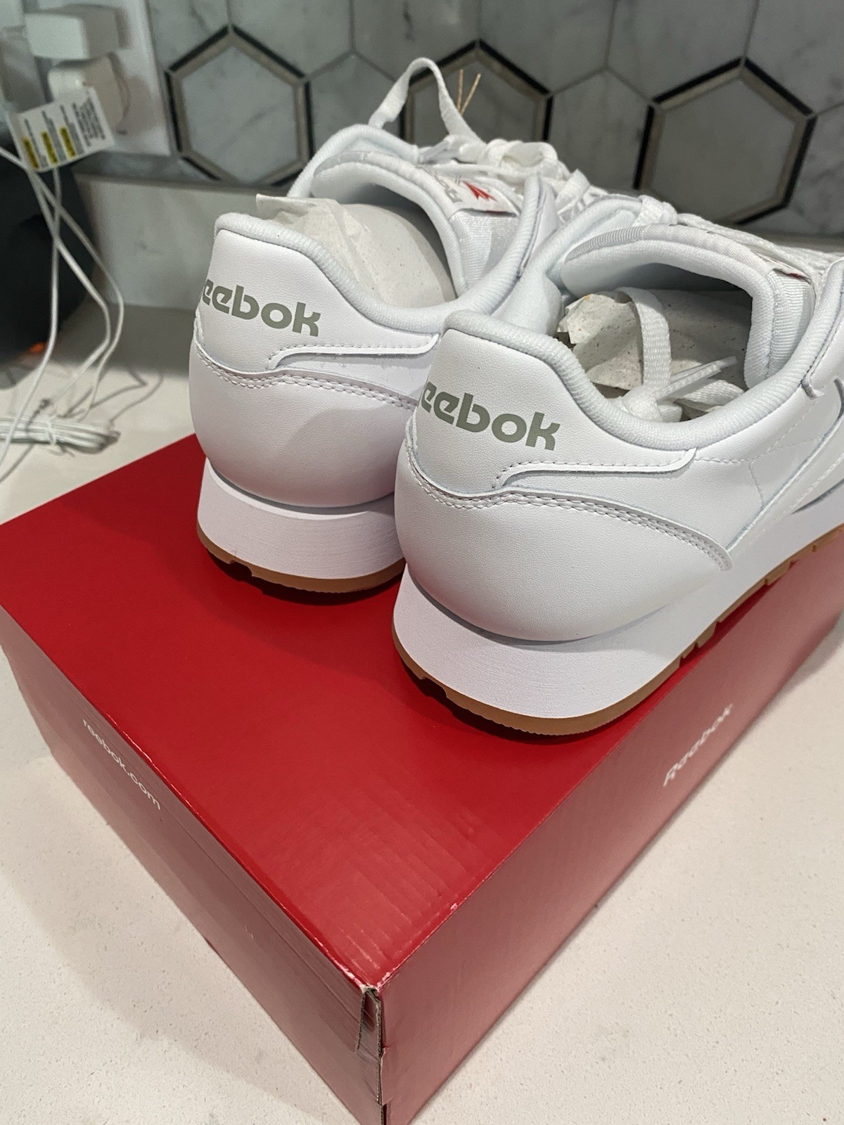 NEW Mens Reebok Classic Leather Sneakers Shoes, size 11.5