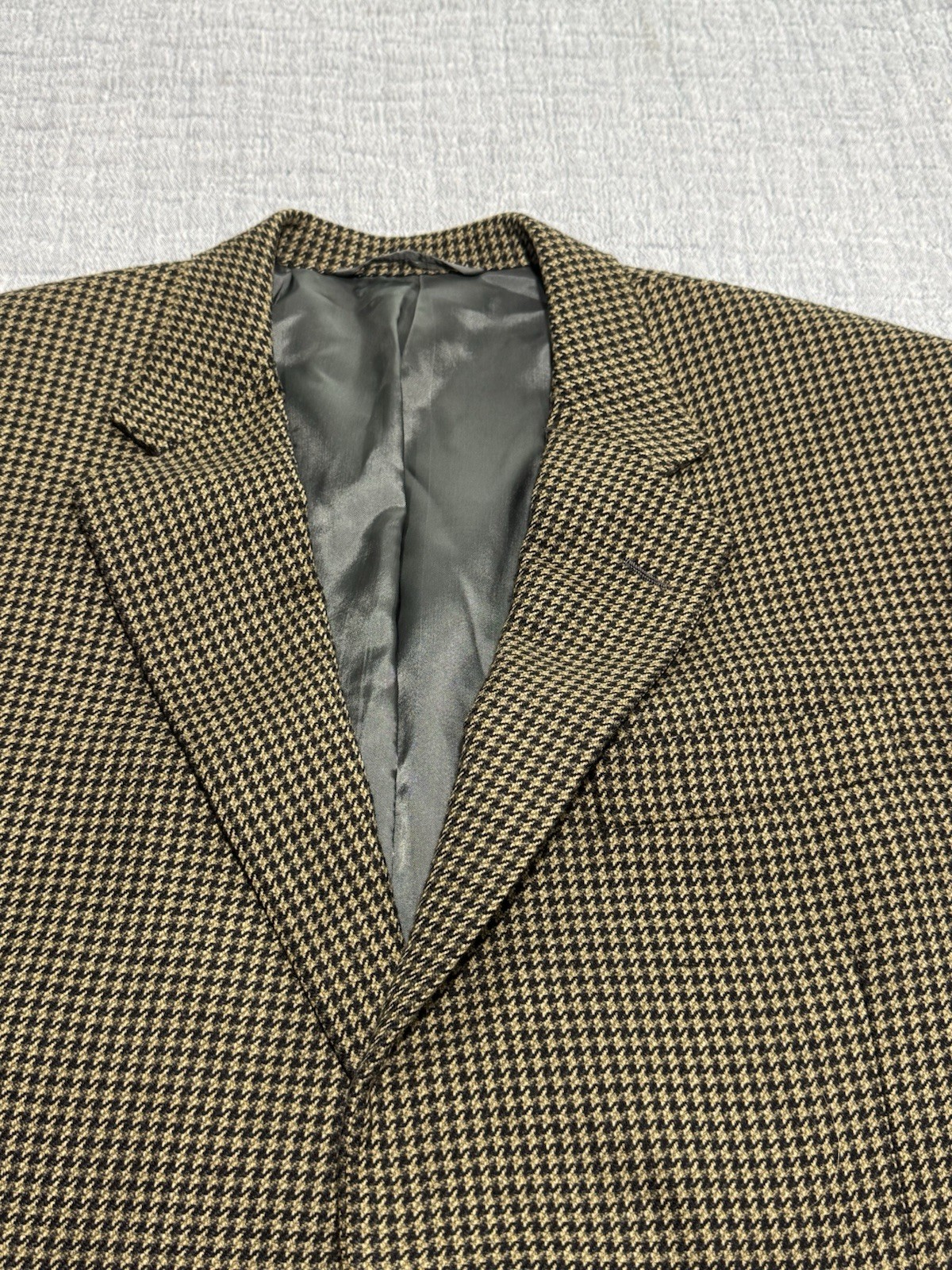 Hickey Freeman Bespoke Houndstooth Blazer. Brown Measurements in Pictures