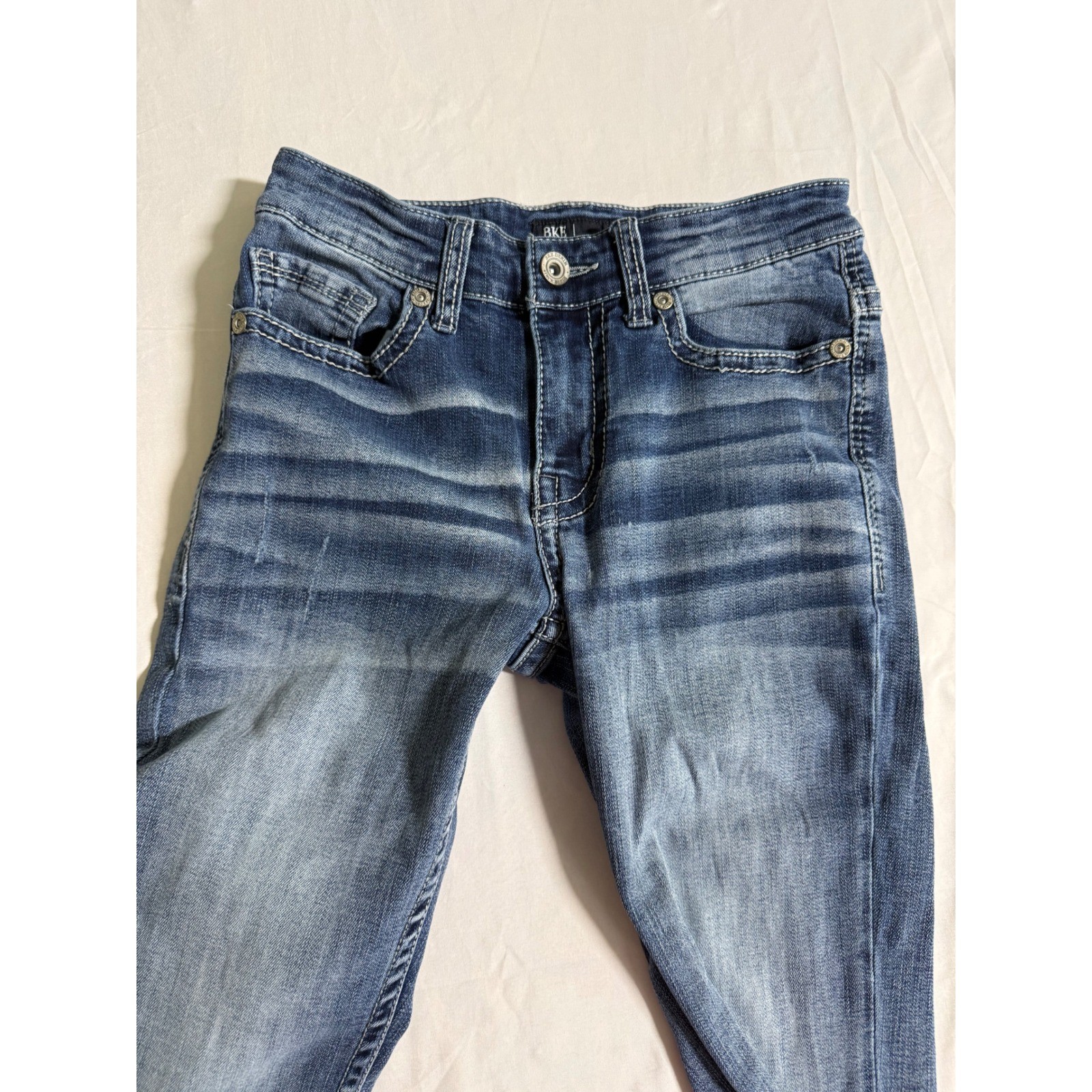 BKE Alec Straight Leg Jeans Womens 28×32 Medium Wash Distressed Contrast Stitch