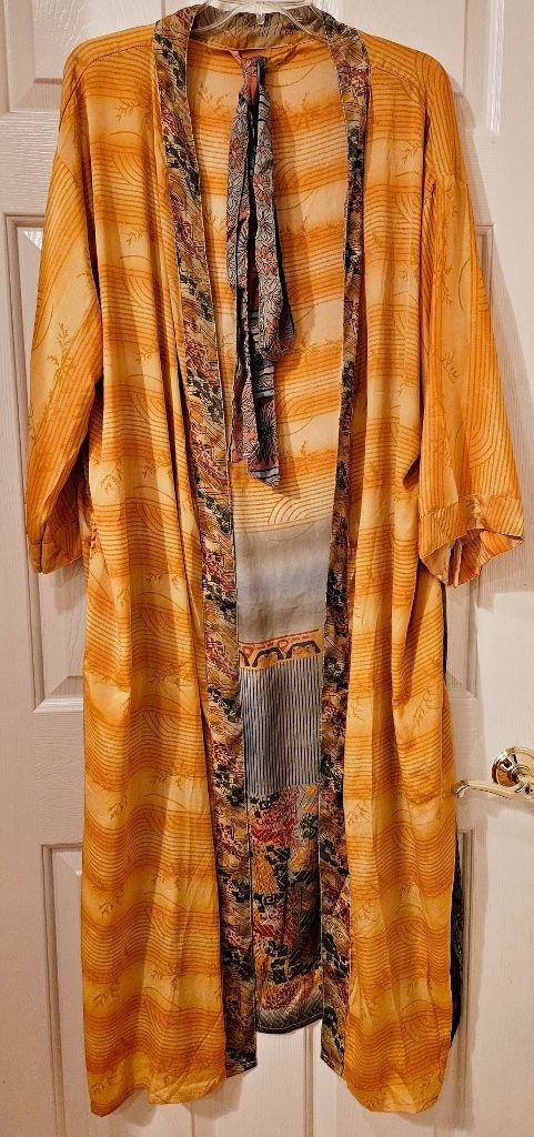 Art Silk Kimono Robe~ Women’s One Size~ Kimono w/Tie ~Floral, Leaves ~Orange~NEW