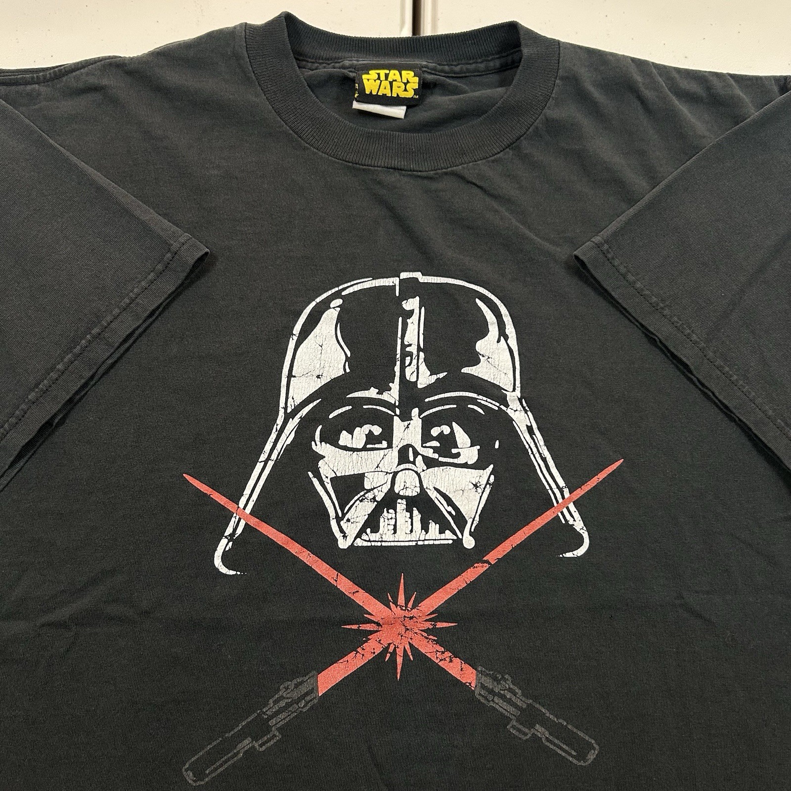 Vintage y2k Star Wars Darth Vader Graphic T Shirt Size Large Helmet Anakin Sith