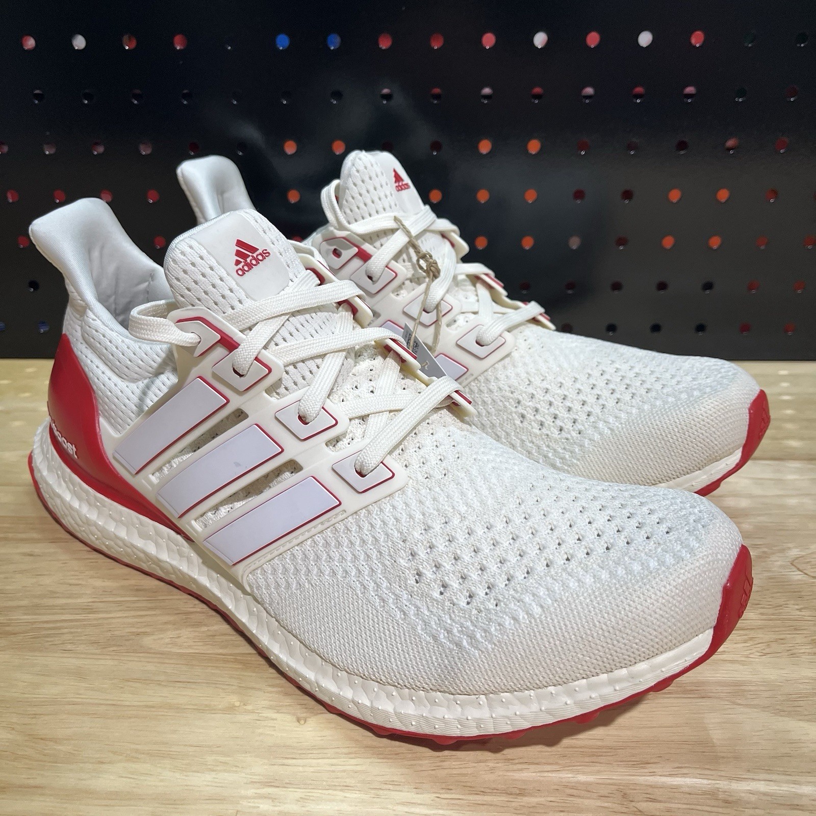 Adidas Ultraboost 1.0 Chalk White Red JR3149 Men’s Sneakers Size 10 NEW