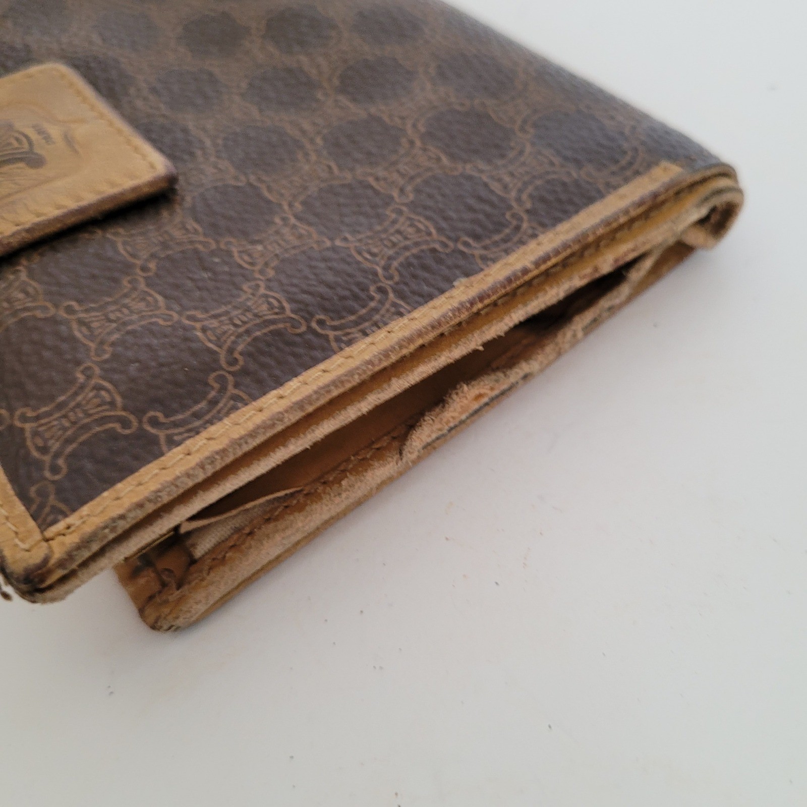 Vintage Celine Macadam Triomphe Bifold Wallet Brown Monogram Kiss Lock Italy M13