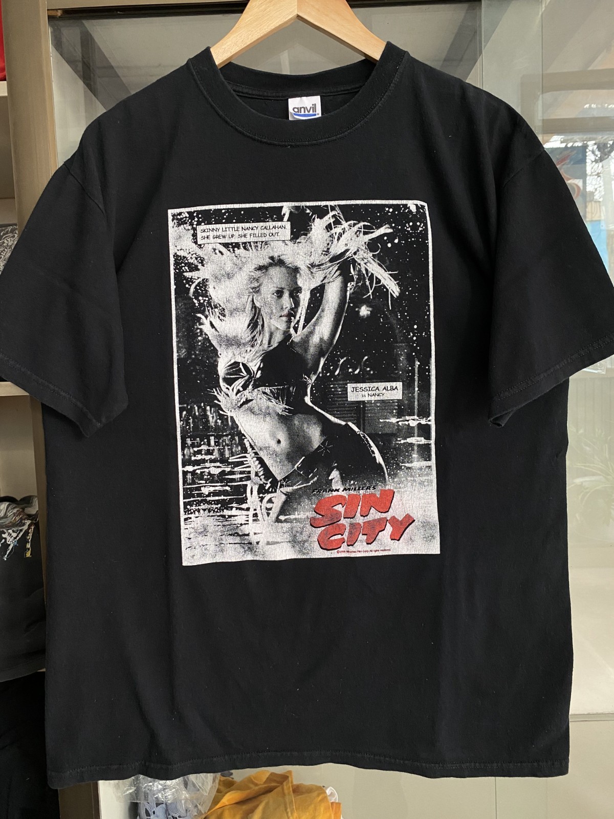 Sin City DC Comic Movie Nancy Callahan Jessica Alba 2006 Vintage Anvil Shirt L