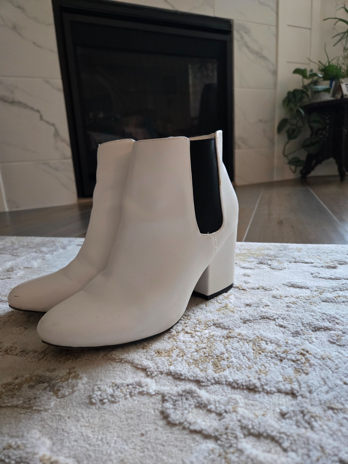 Mia chelsea boots women 8