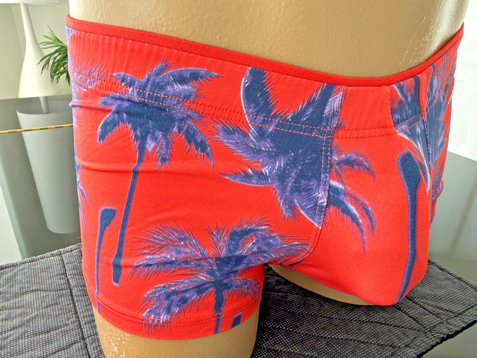 Vintage 2(X)IST Nylon Trunk with Articulated Doubled Lined Pouch Sz Med