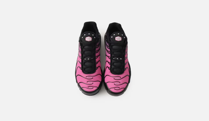 NIKE Women’s Air Max Plus IQ0280-010 Black Peony Metallic Silver “MULTIPLE SIZE”