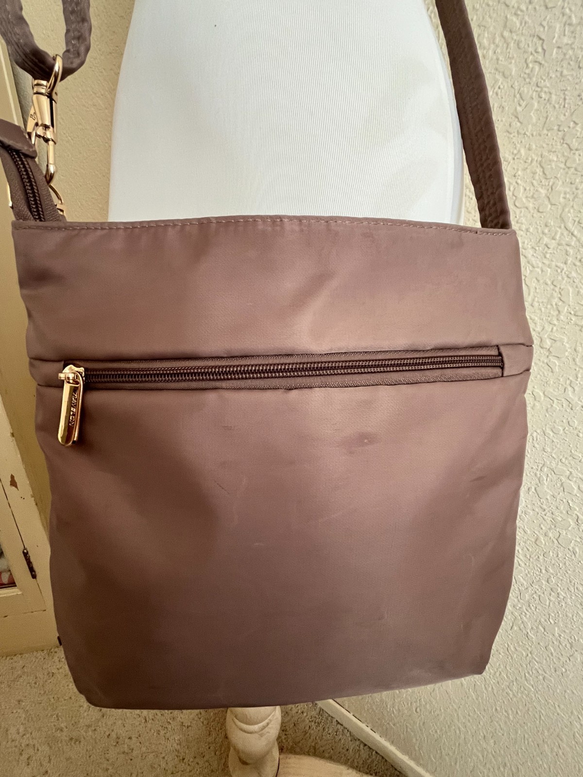 Travelon Lt Brown Crossbody Anti-Theft RFID Pink Lining Purse 11″ Square Clean