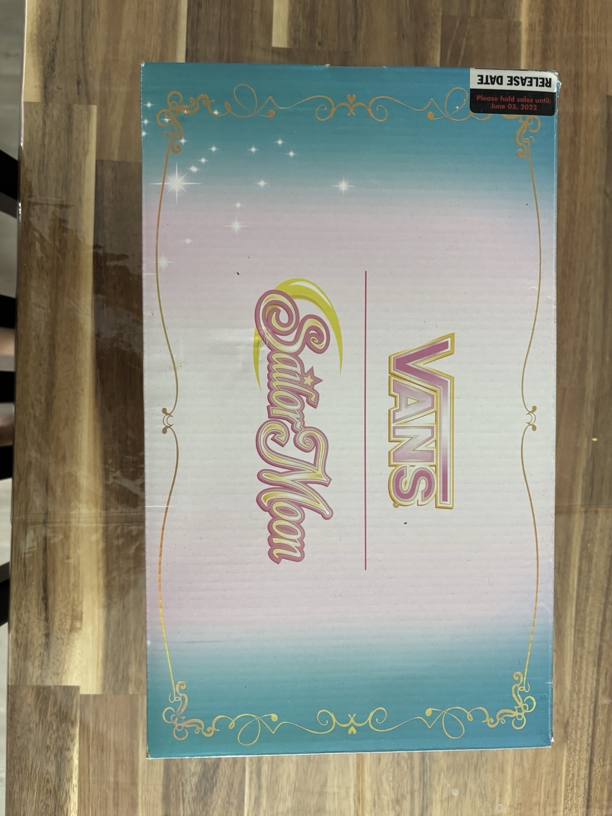 VANS x Sailor Moon ComfyCush Slip-On Multicolor Sneaker VN0A7TNMA48 2022