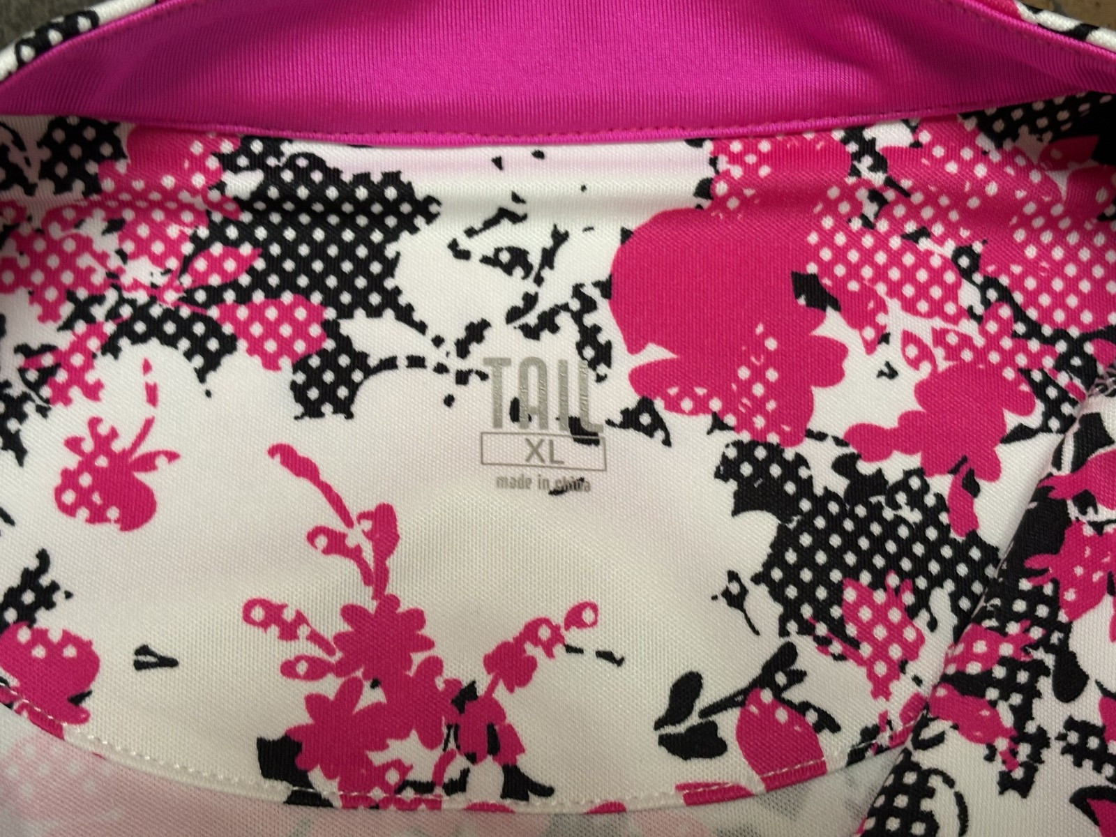 TAIL Size XL Open Zipper V Neck Pink & Black Poly Blend Sleeveless Top
