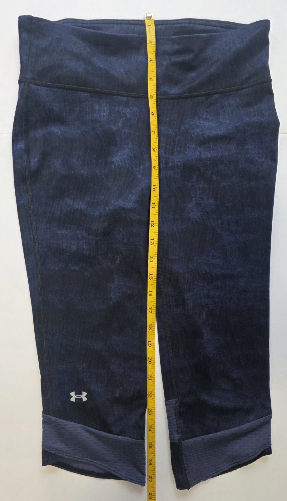 ​Under Armour Women’s Capri Leggings Blue Textured Athletic Pants Size M