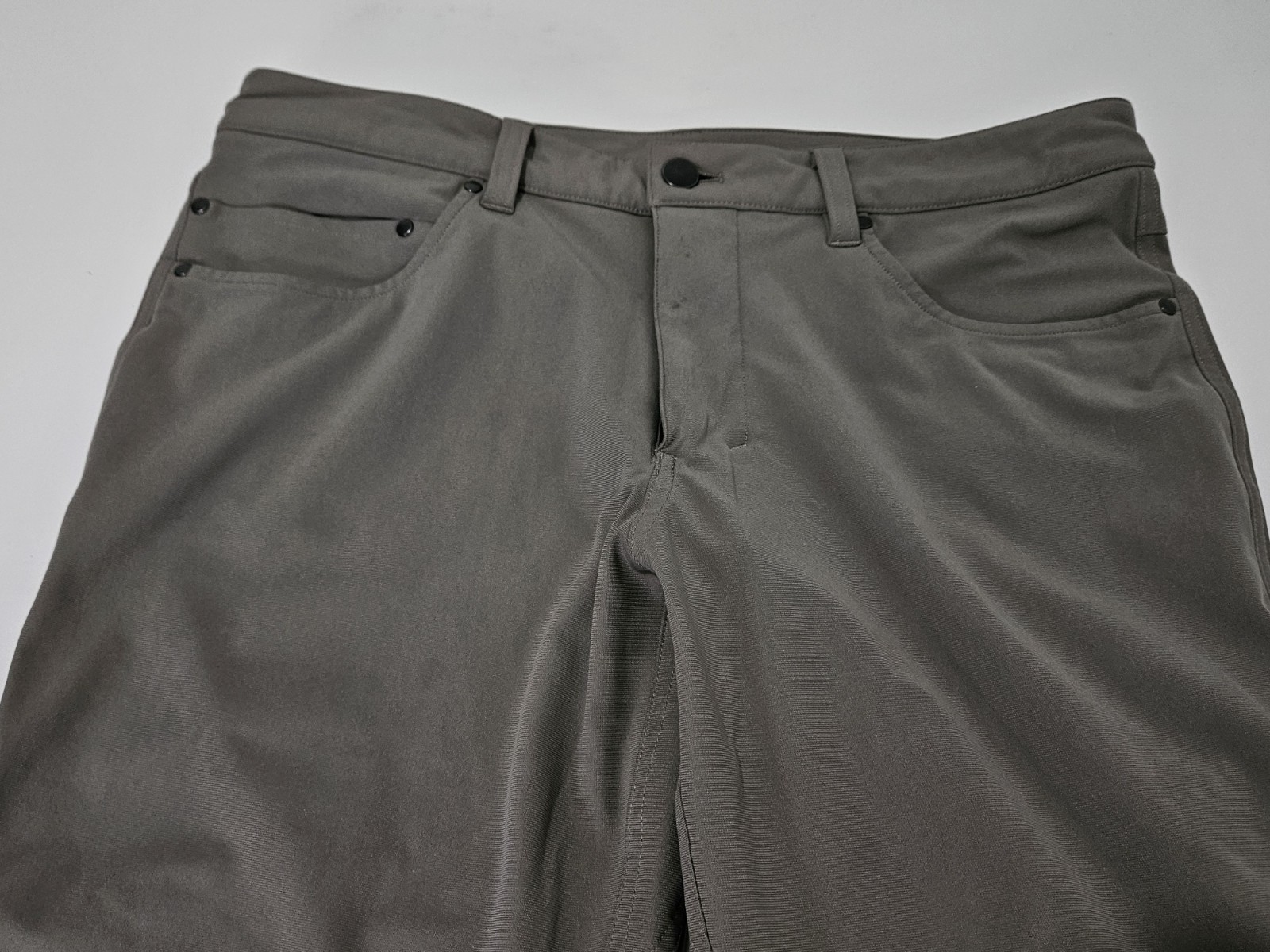Lululemon ABC Pants Lightweight Mens 31 x 34 Silver Hidden Pocket LM5593S Golf