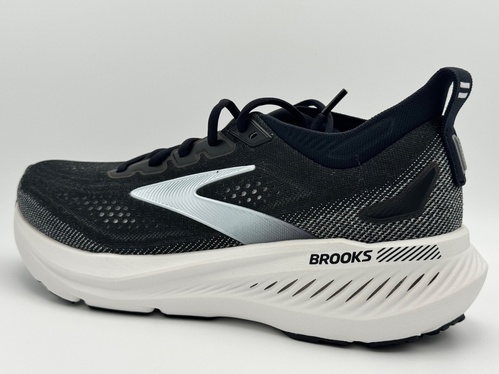 Size 10W – Glycerin GTS 23 Run & Walk Men’s Sneakers Black/Grey/White