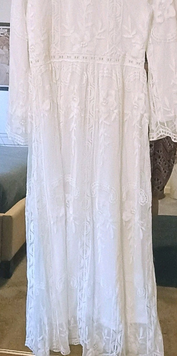 Lace cotton/ poly wedding dress long sleeve. Sz S