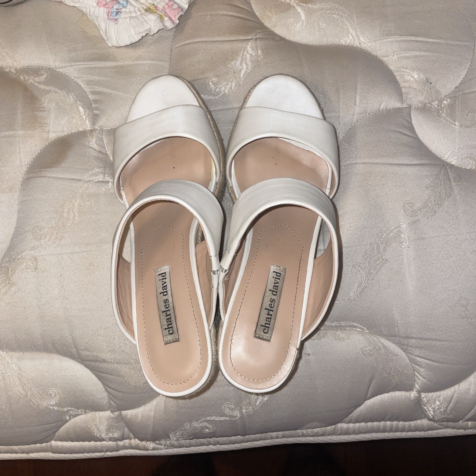 Charles David Women’s Wedge Heel Size 9.5 White Leather Pearls Slip On Open Toe