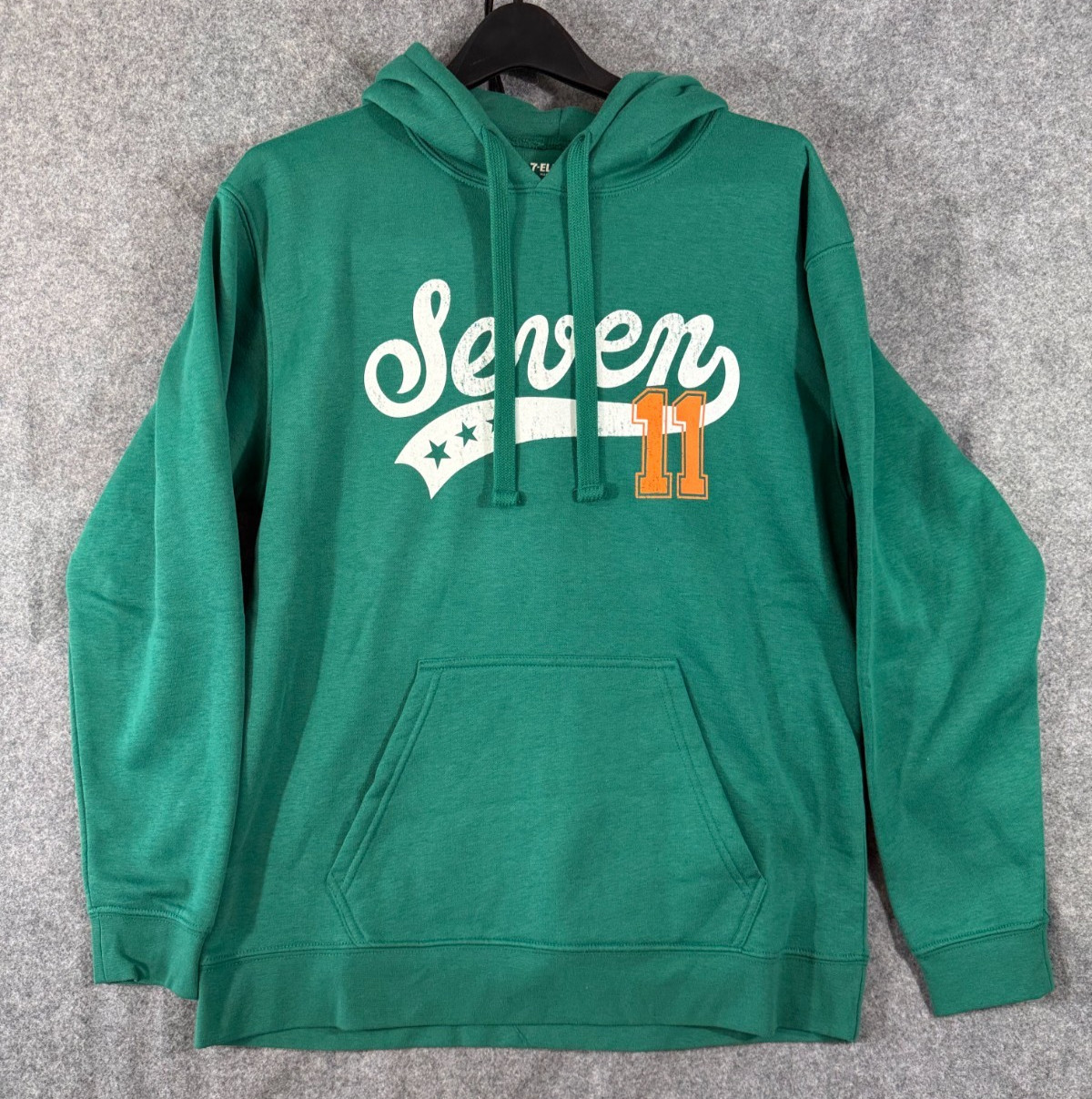 7-Eleven Hoodie Mens M Green Ribbed Cuff Kangaroo Pocket Graphic Logo Pullover