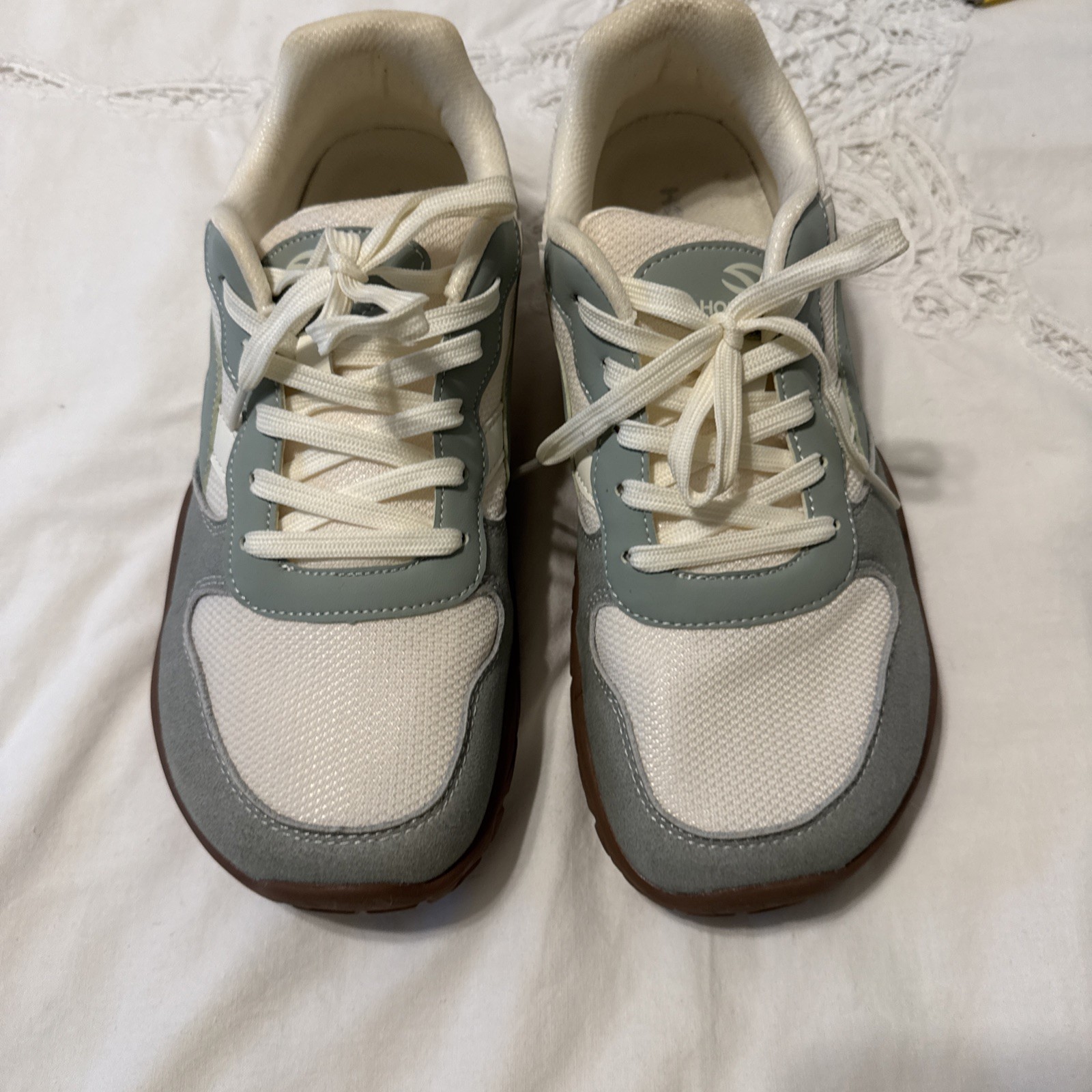 Hobibear Barefoot Sage Green & White Wide Toe Box Sneaker Size 43 M9.5/10 W11/12