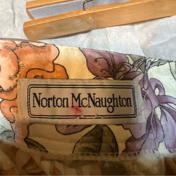 Vintage Norton McNaughton Women’s Midi Skirt Beige Purple Pink Floral Pleated
