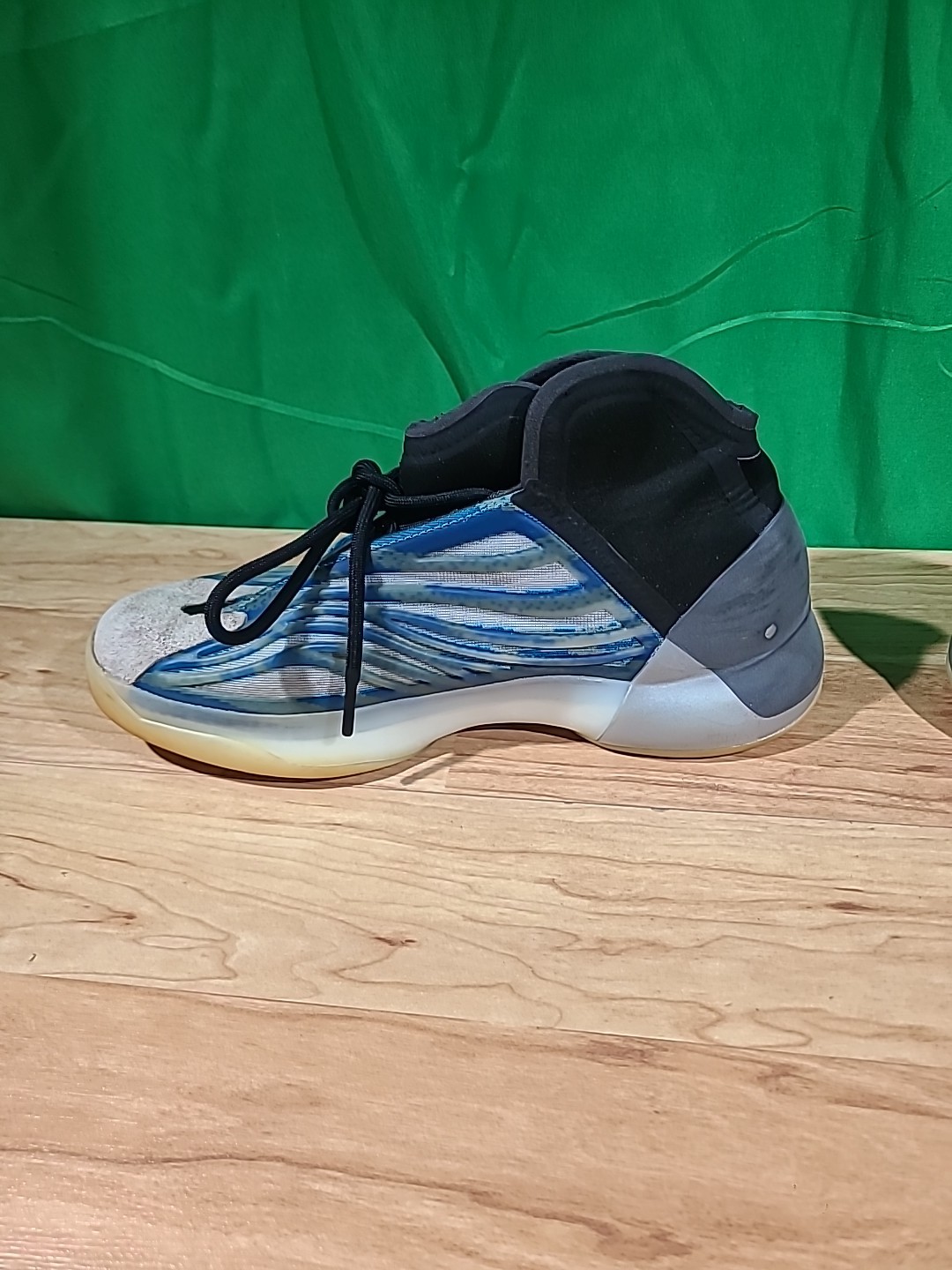 Adidas Yeezy Quantum Basketball Blue Sneakers GZ8872 – Men’s Size 9 US