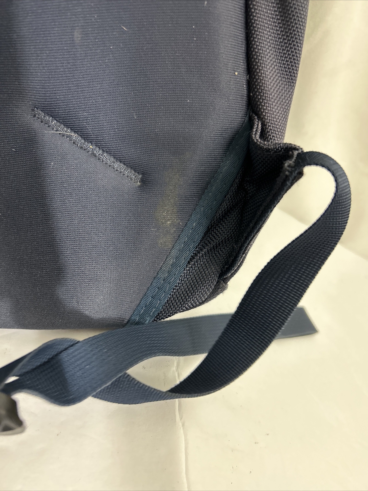 The North Face Lineage 20L backpack book bag navy used Flaw Small Rip On Side