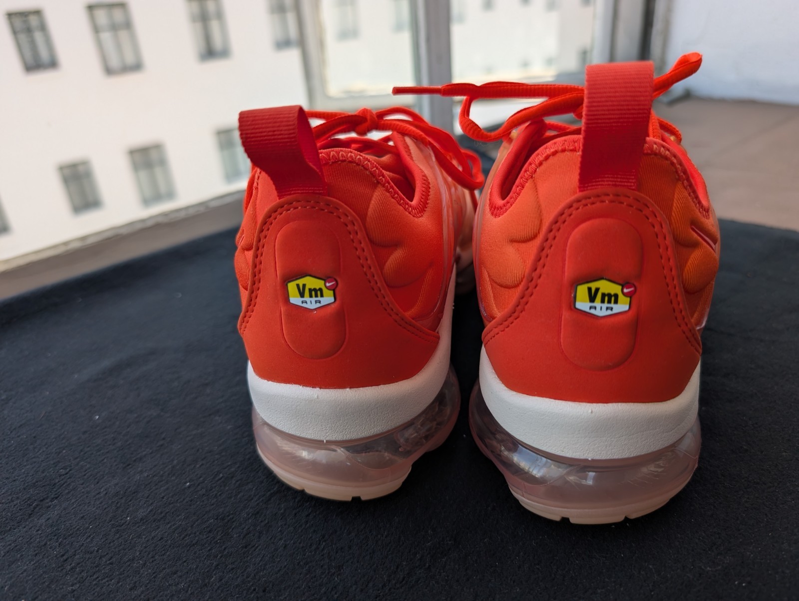 Nike Air Vapormax Plus Women’s Size 9 Guava Ice Rush Orange DQ8588-800