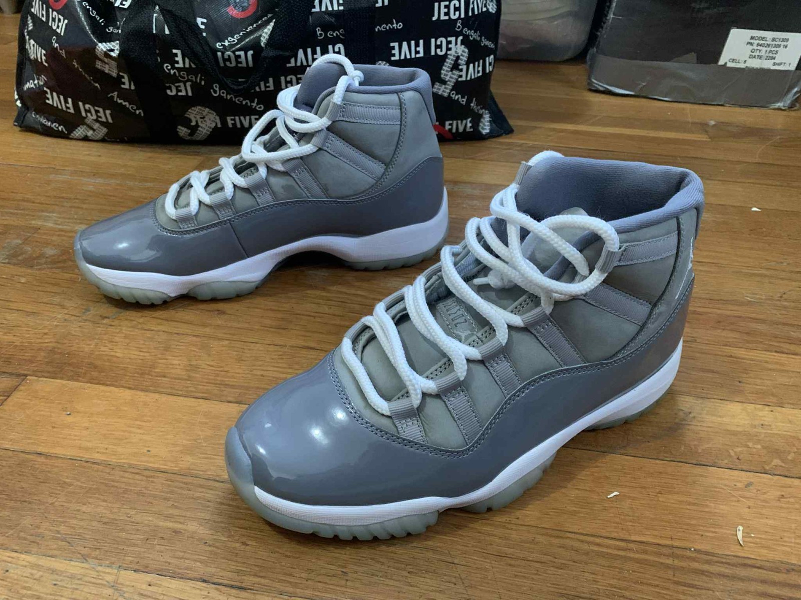Size 9 – Jordan 11 ‘Cool Grey’ [CT8012-005] (case)