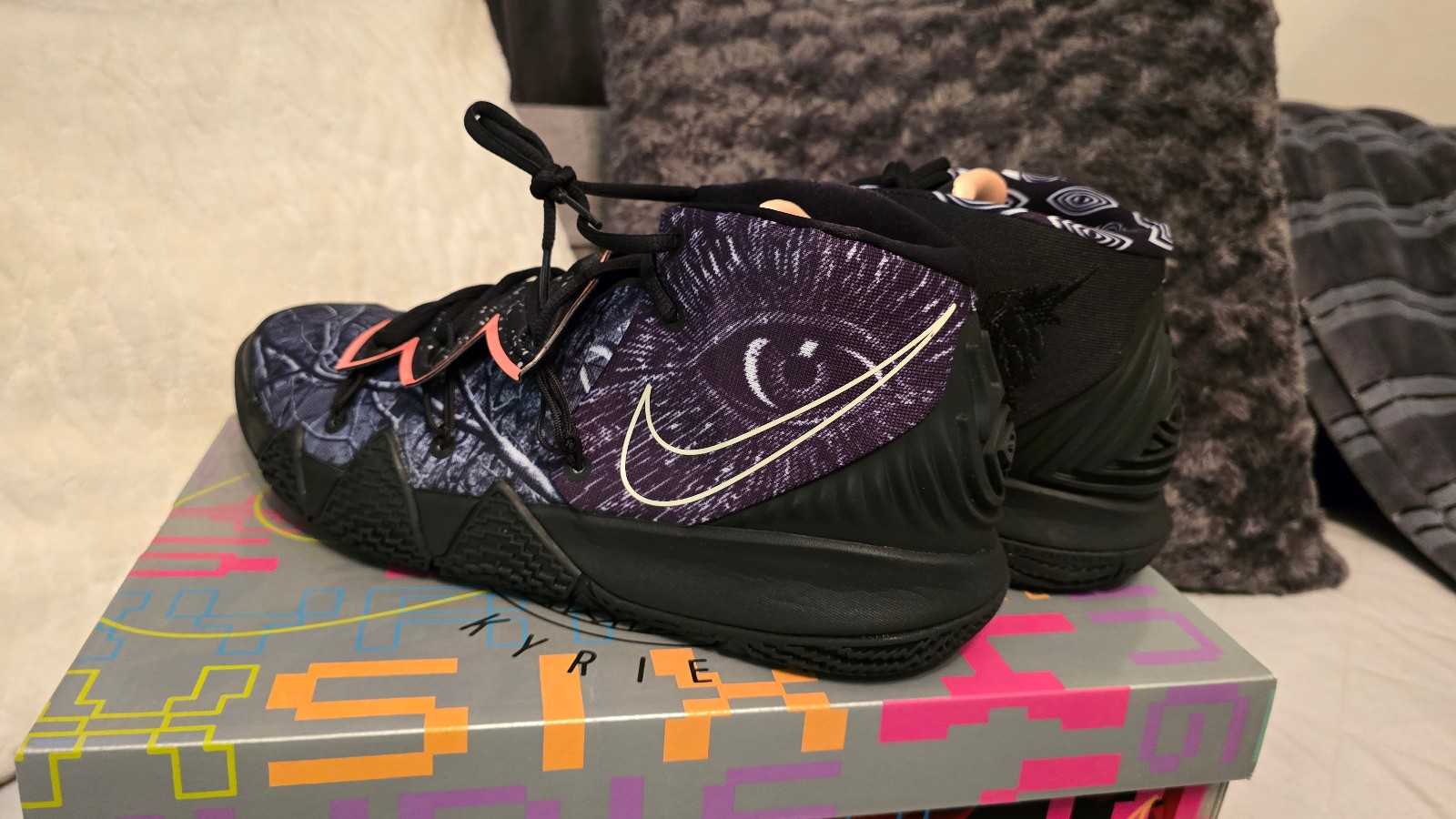 Nike Kybrid S2 What The Black/Atomic Pink – SIZE 13 – NEW IN BOX
