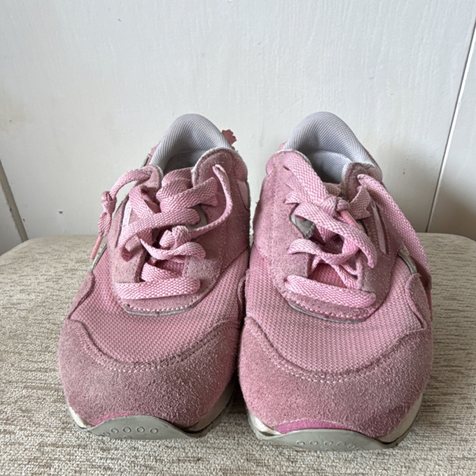 Reebok Girls Pink Athletic Shoes Breathable Lace Up Low Top Fabric Suede US 6.5