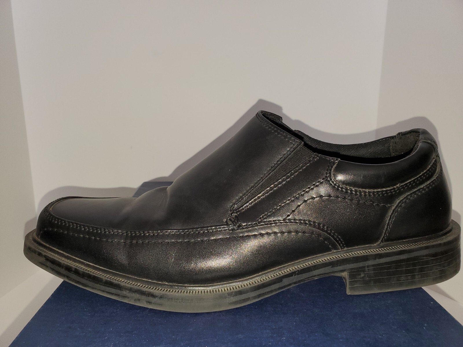 Dockers Edson men leather/ man made material slip on loafer, black, size 10.5W