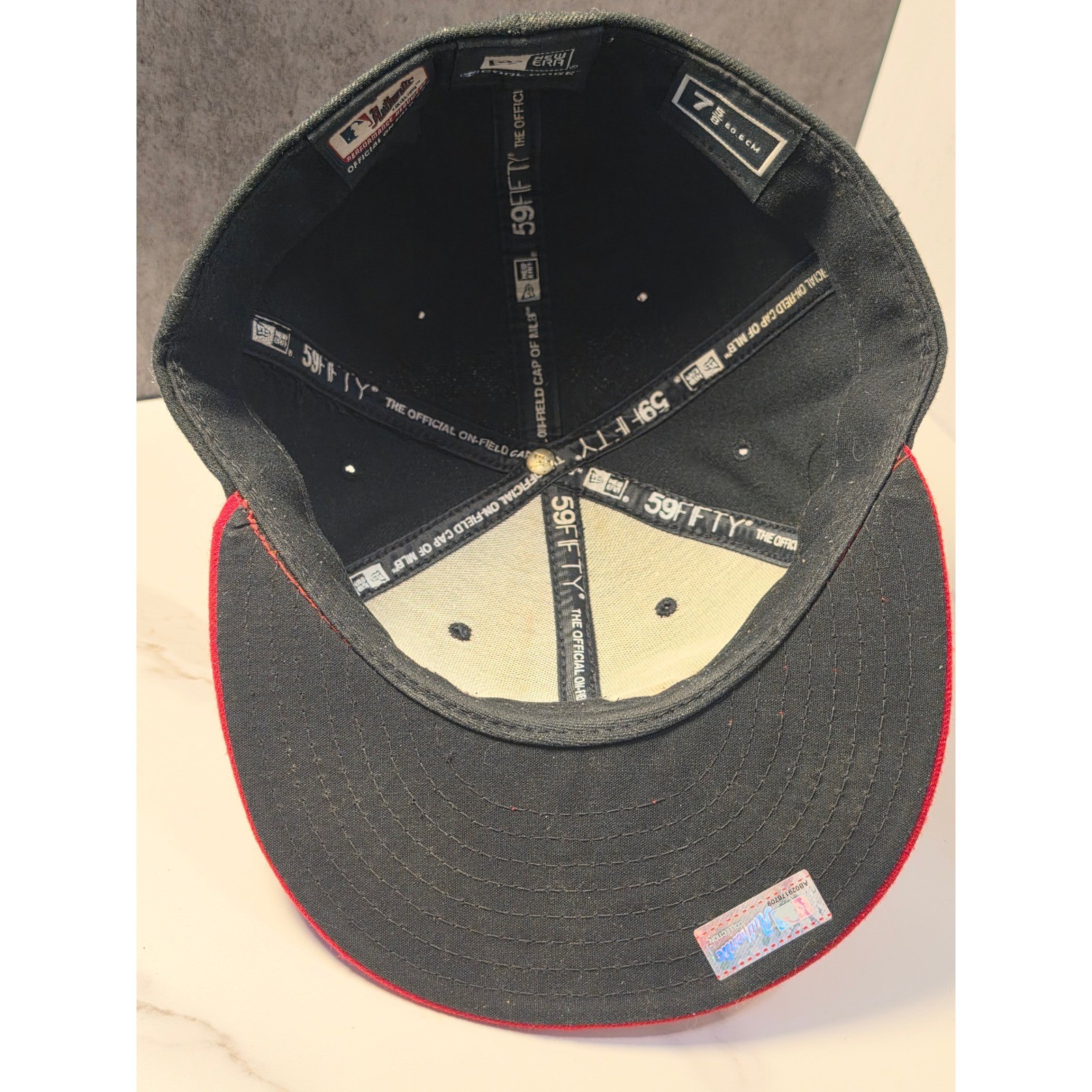 New Era 59FIFTY Cincinnati Reds Fitted Hat 7 5/8 Black Red MLB On-Field Cap