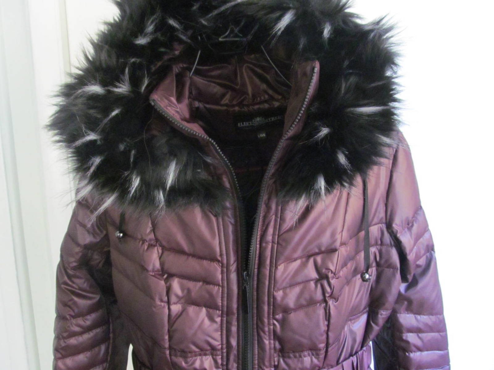 NWT Fleet Street Down Hooded Berry Womens Jacket Size M $200
