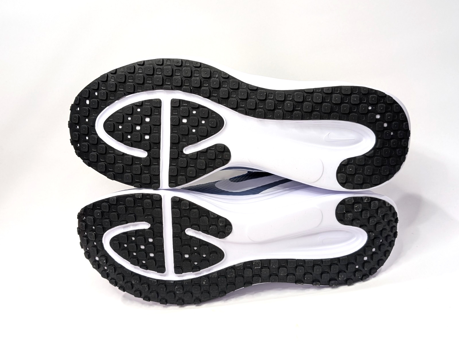 Nike Revolution 8 Deep Royal/White Men’s Running Shoes-Asst Sizes NWB HJ9198-401
