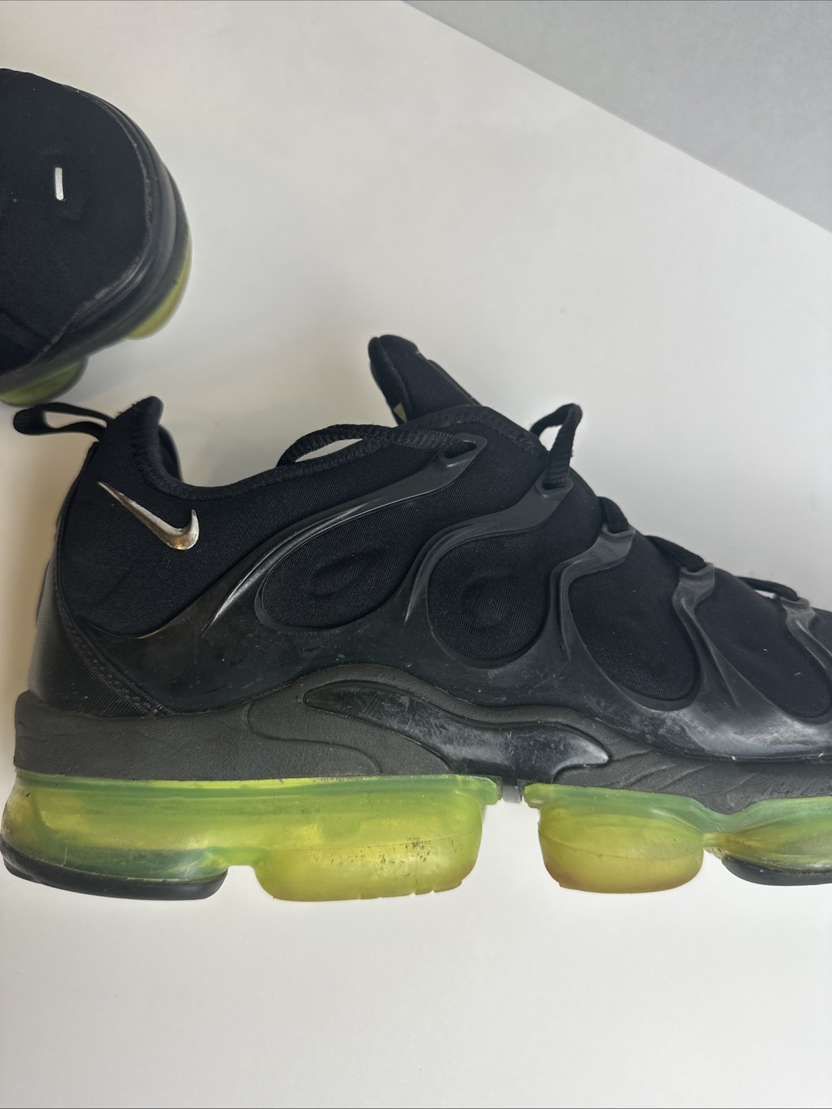 🔥Nike Air VaporMax Plus ‘Black Volt’ – Men’s 13