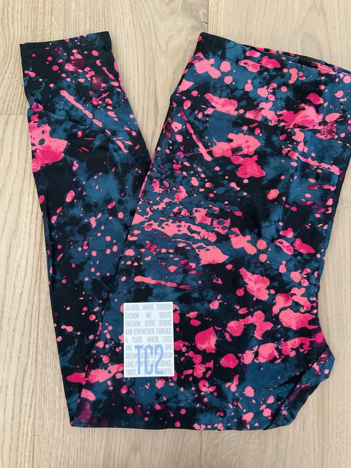 NWT LuLaRoe TC2 Leggings Fits Sizes 20-26 – As Pictured