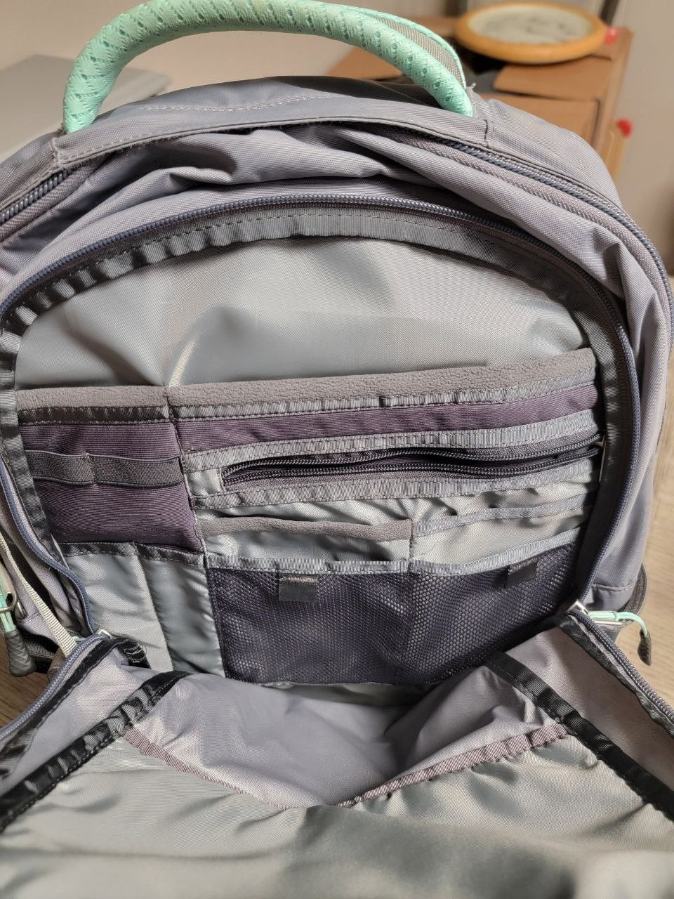 The North Face Recon Backpack School Work Hiking Padded Gray And Teal