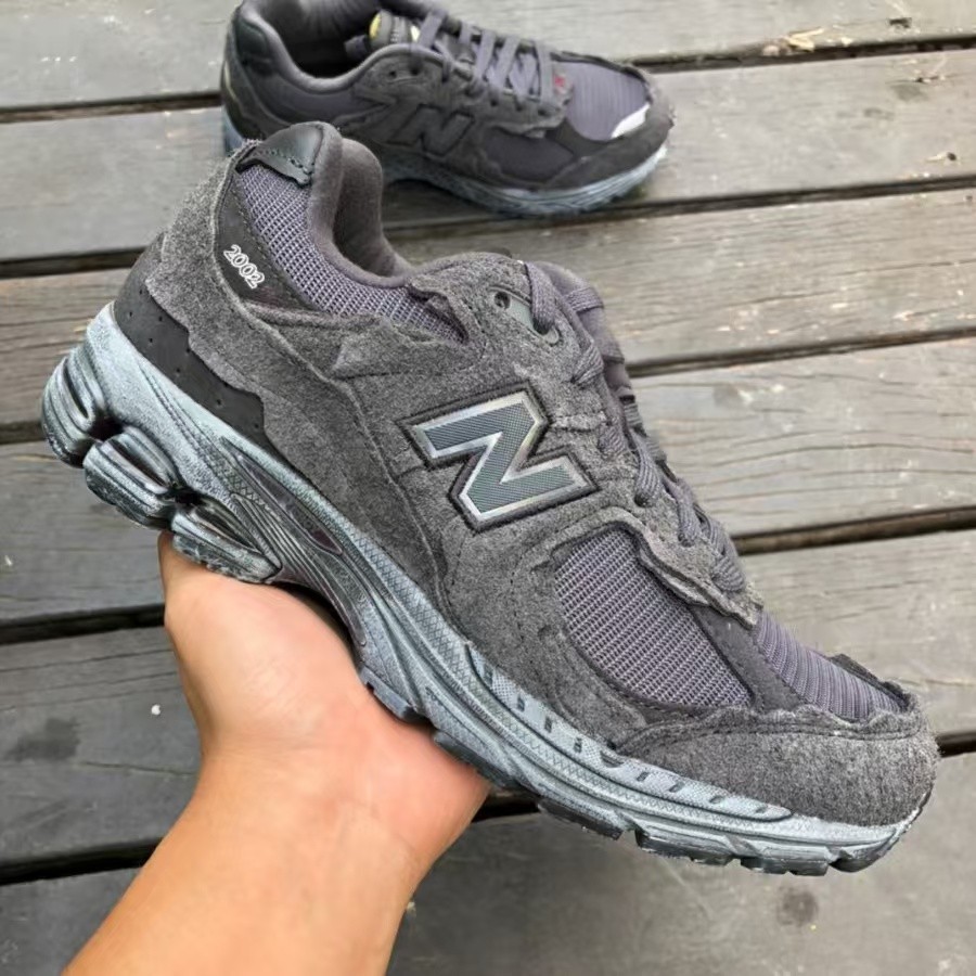 New Balance 2002R Protection Pack Phantom Black Suede Men’s casual shoes Brand