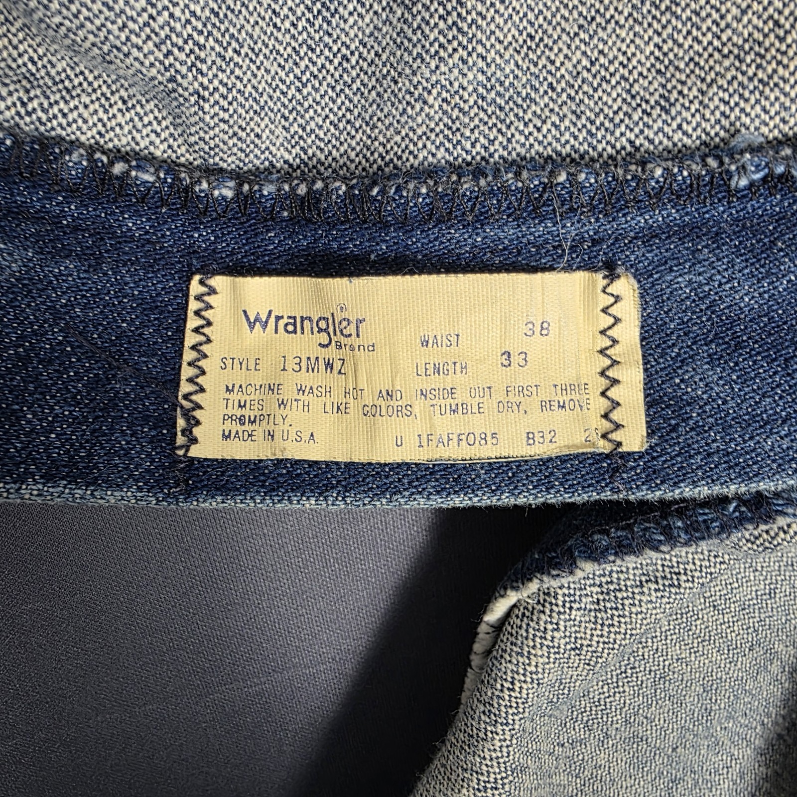 Wrangler 13MWZ Cowboy Cut Jeans 38×34 Made USA Vintage Blue Denim Western Work