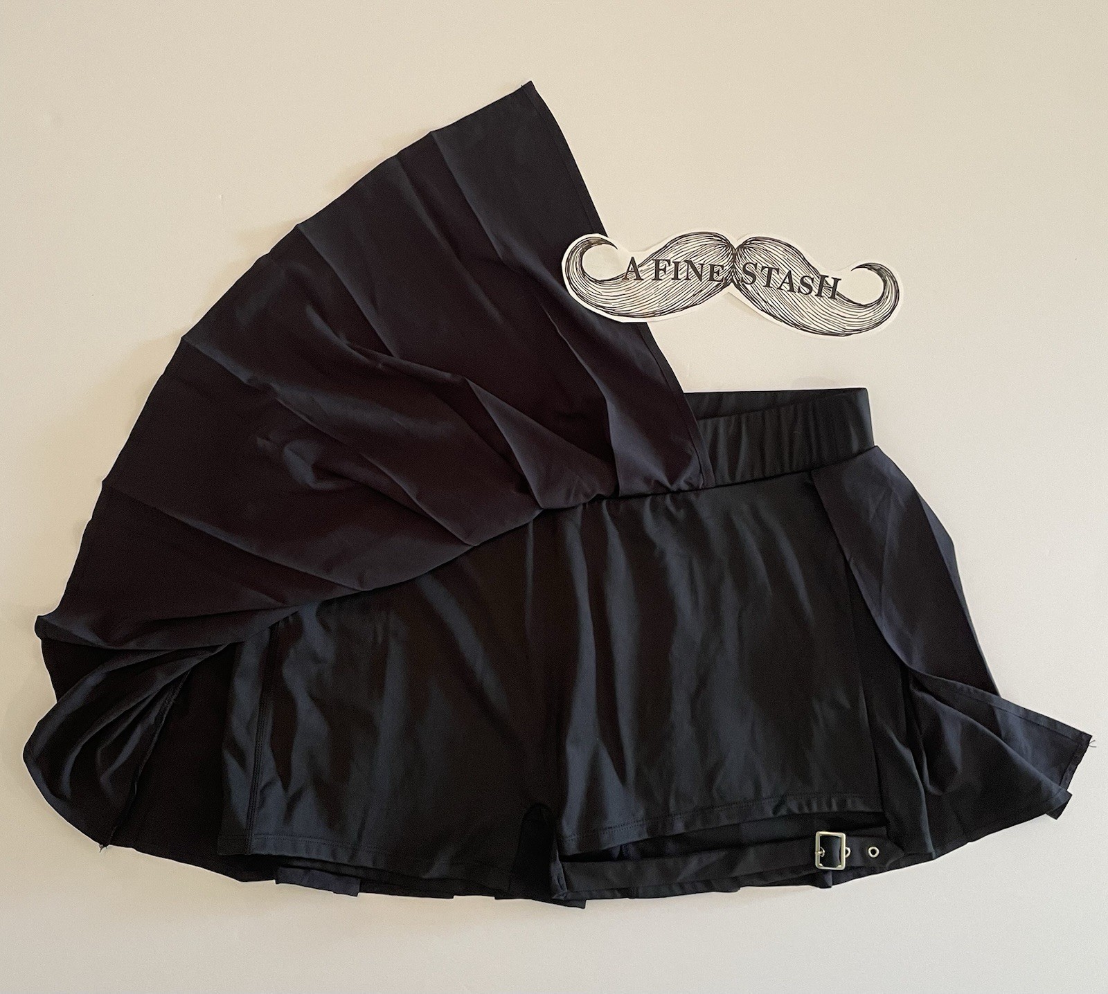 BZB Y2K Black Pleated High Waisted Tennis Skort with Buckle Size L
