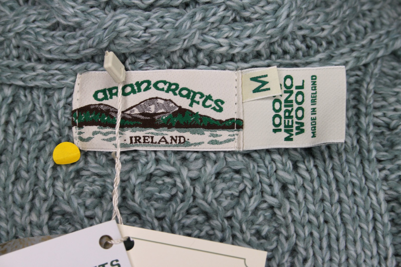 ARAN Crafts Irish Merino Wool Side Zip Cable Knit Cardigan Sweater Size MEDIUM