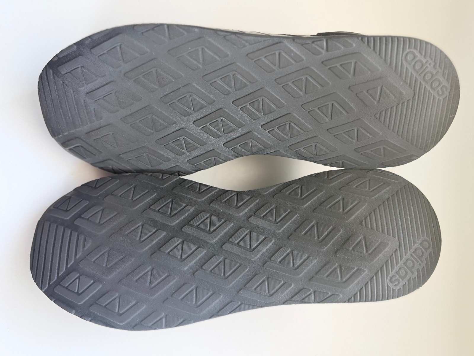 [FY9559] Adidas Mens Questar Flow NXT Running Shoes – Black Grey – Size 9