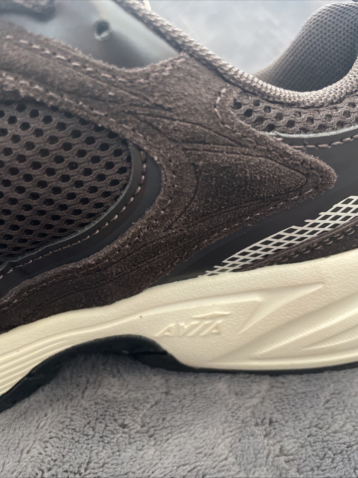 Avia 5000 Shoes women Size 9 Brown Leather Ang Mesh Odor Control NEW