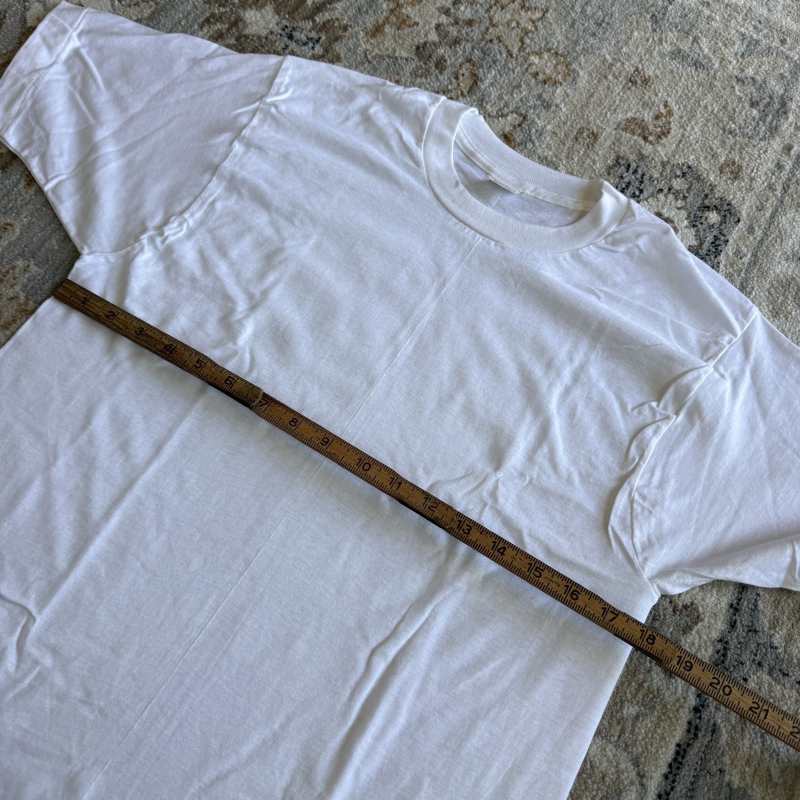 Vintage 1980s Plain Blank White Tee Men’s Size Medium USA Made Single Stitch NEW