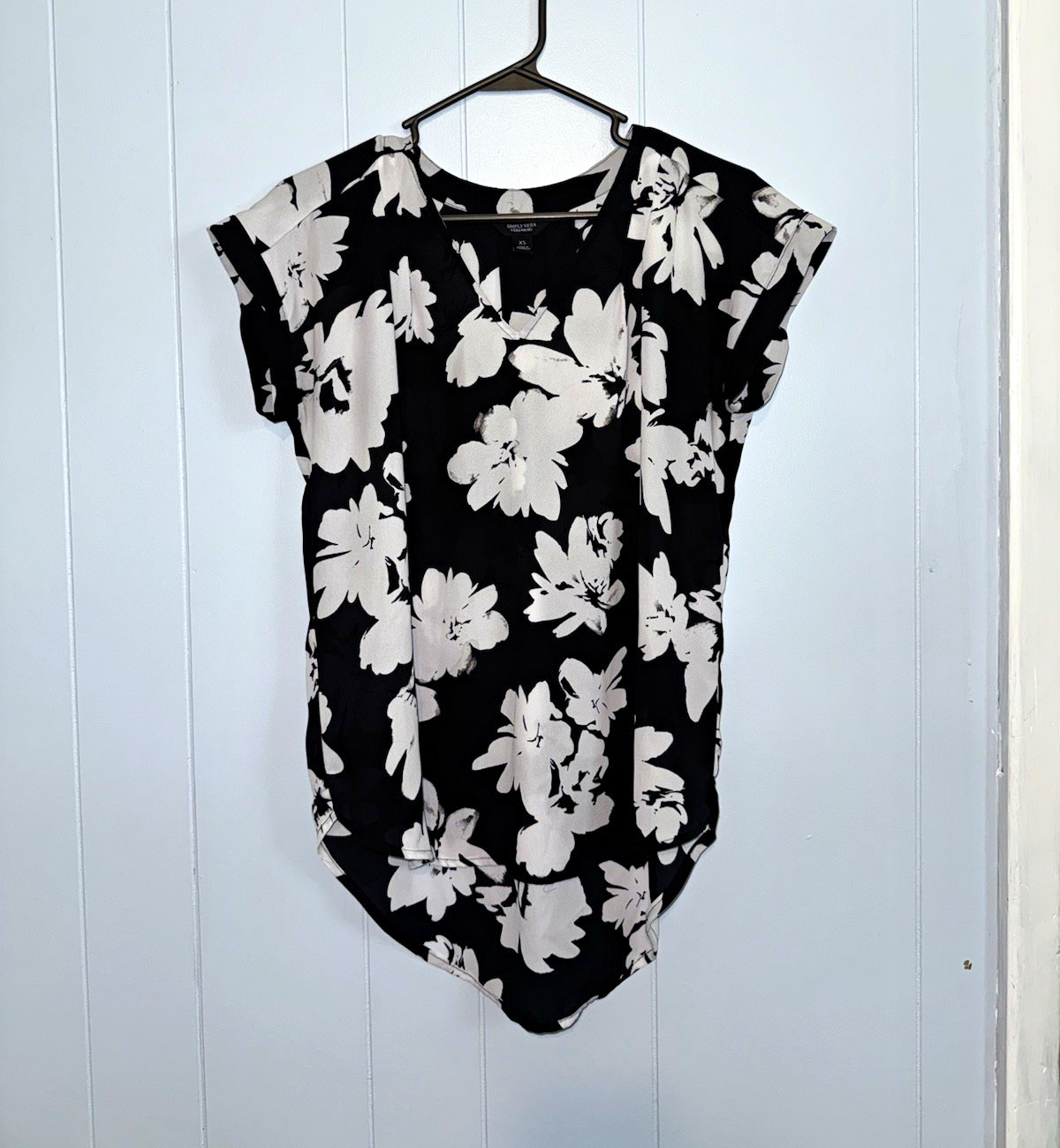 Simply Vera Vera Wang Black White Floral Round Neck Chiffon Pullover Blouse XS