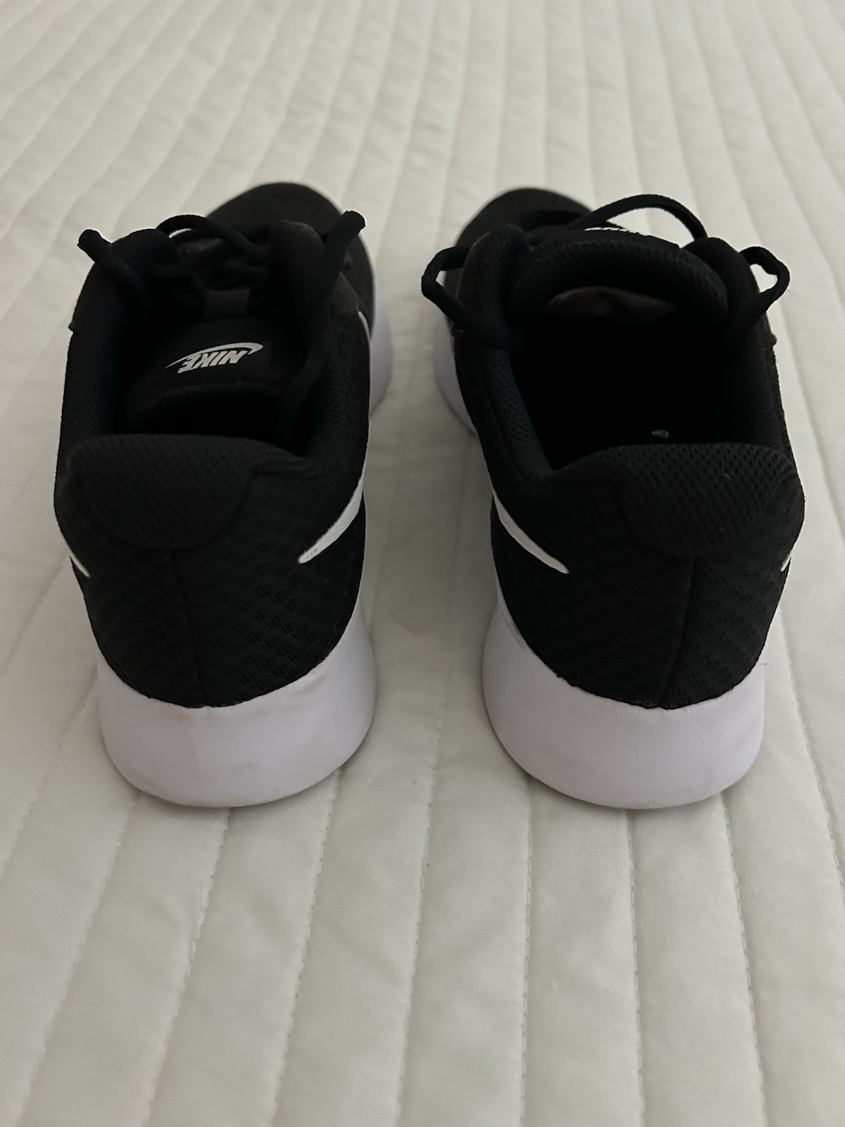 Nike Tanjun Unisex Kids Athletic Sneaker Black/White Mesh Lace Up US 7
