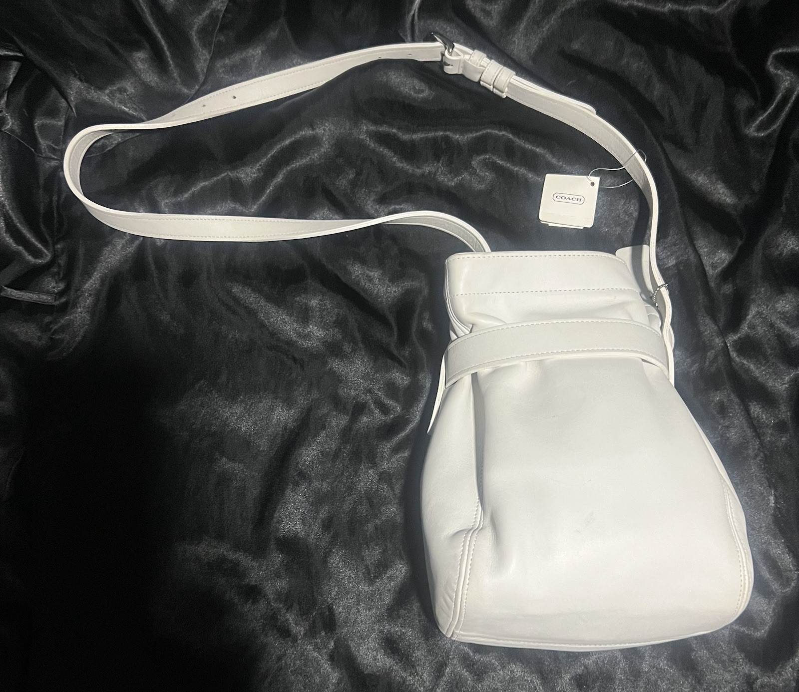 Coach White Bucket Crossbody Bag Adjustable Detachable Strap Silver Buckle