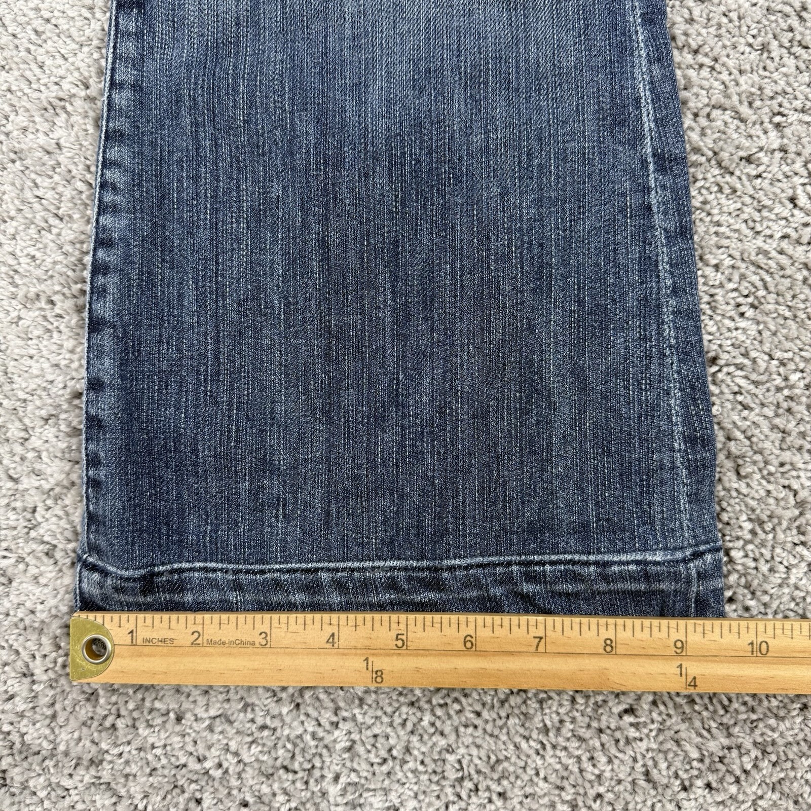 7 For All Mankind Dojo Jeans Women’s Size Tag-24 / Fits-26 Flare Leg Distressed