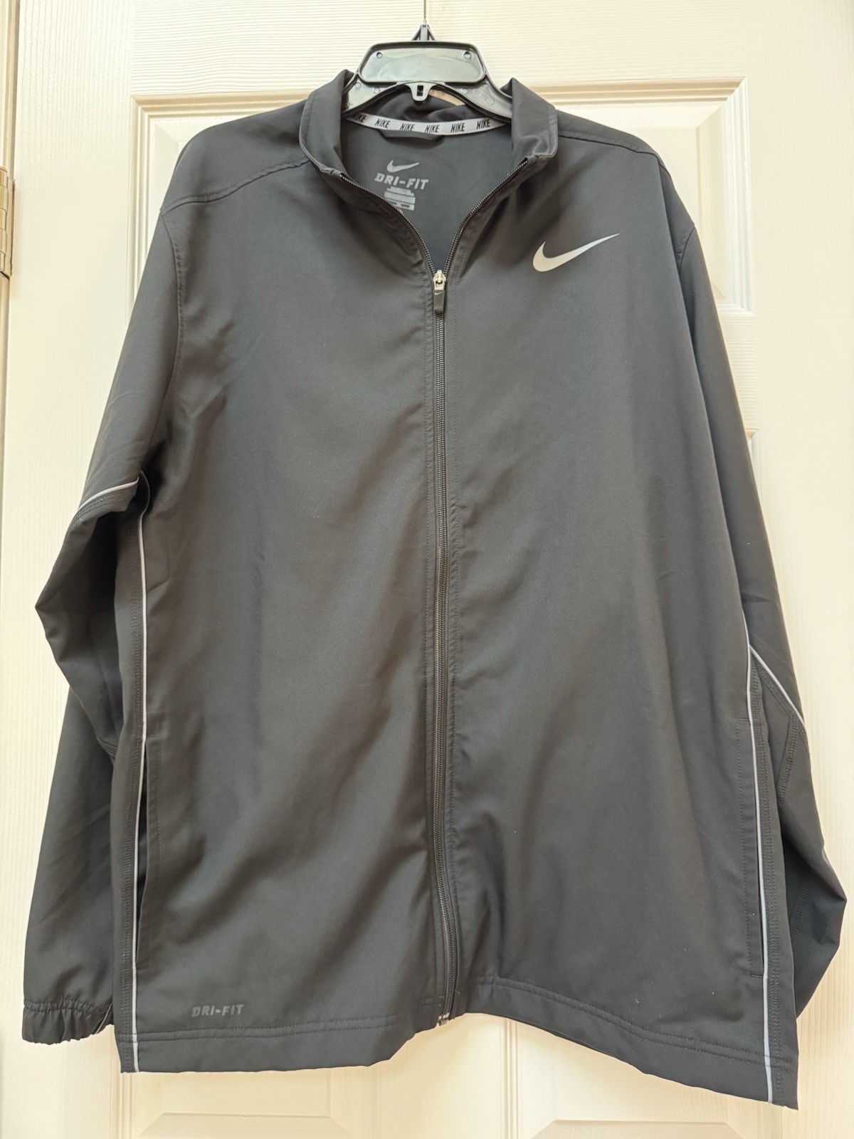 Men’s Nike Dri-FIT Full Zip Jacket XL Black Lightweight Activewear XL Breathable