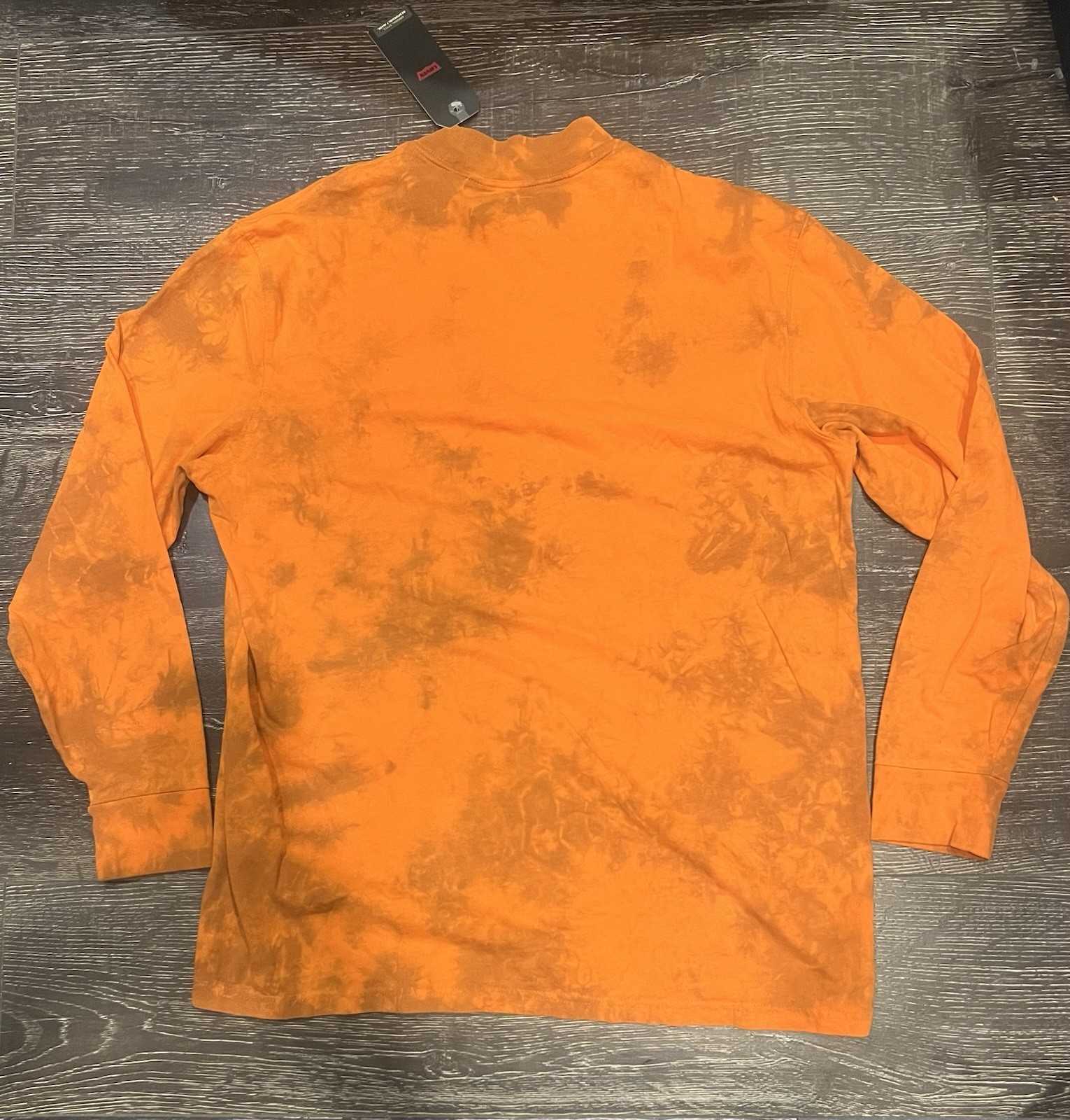 Levi’s Men’s Oversized Orange Tie Dye Mock Neck Long Sleeve Shirt