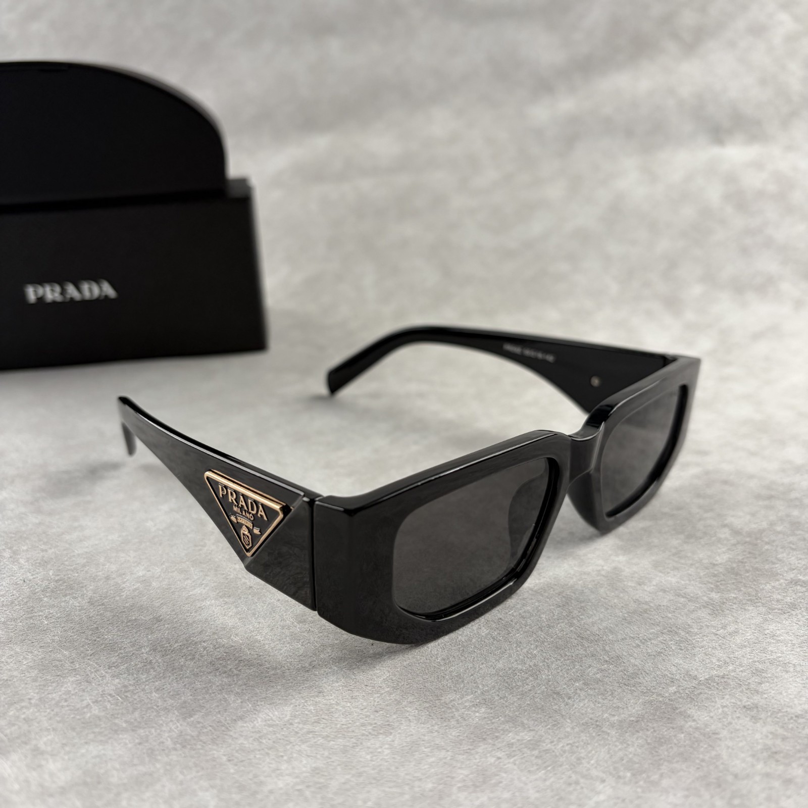 New In Box – Prada Rectangular Sunglasses for Men & Women Modern Fashion Shades